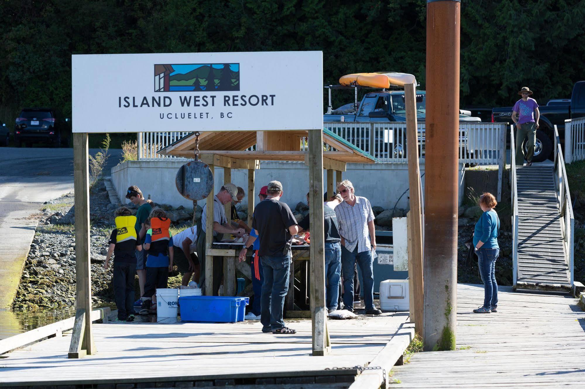 Island West Resort Ucluelet Εξωτερικό φωτογραφία